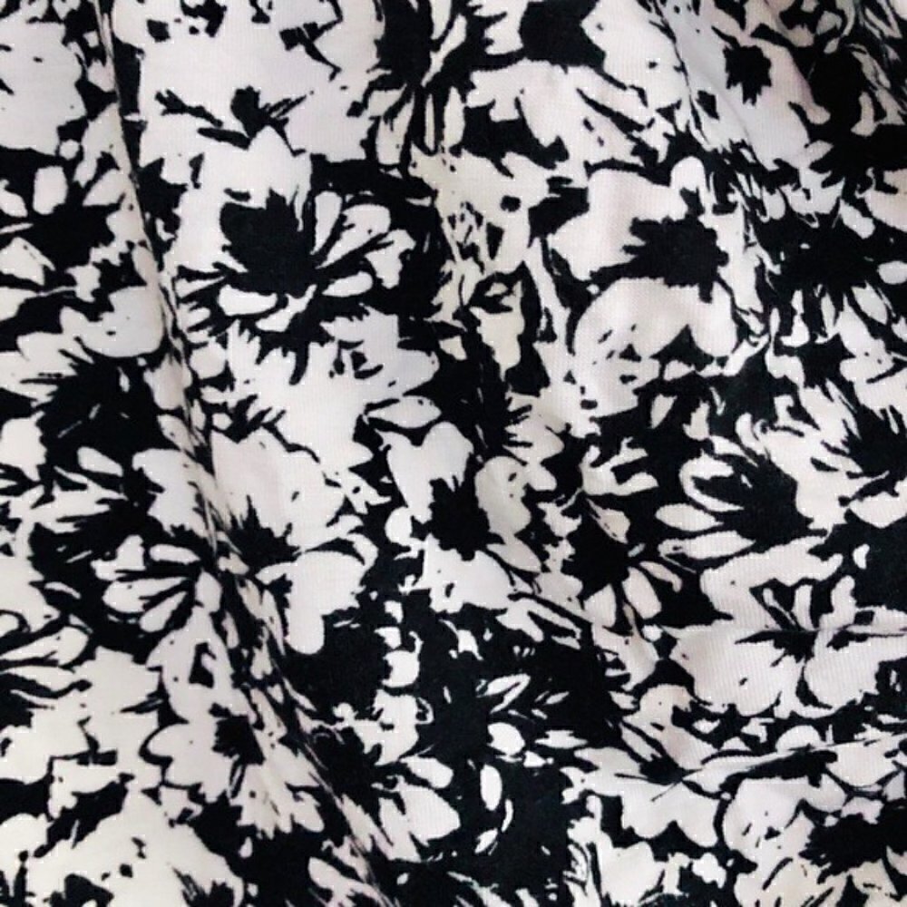 Karen Kane Top M Floral Print Drape Long Sleeve Black White Office Work Career - Picture 4 of 6